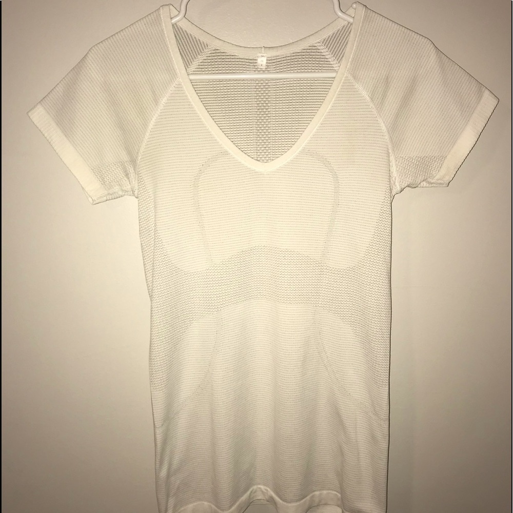 LULULEMON swiftly tech v neck top
